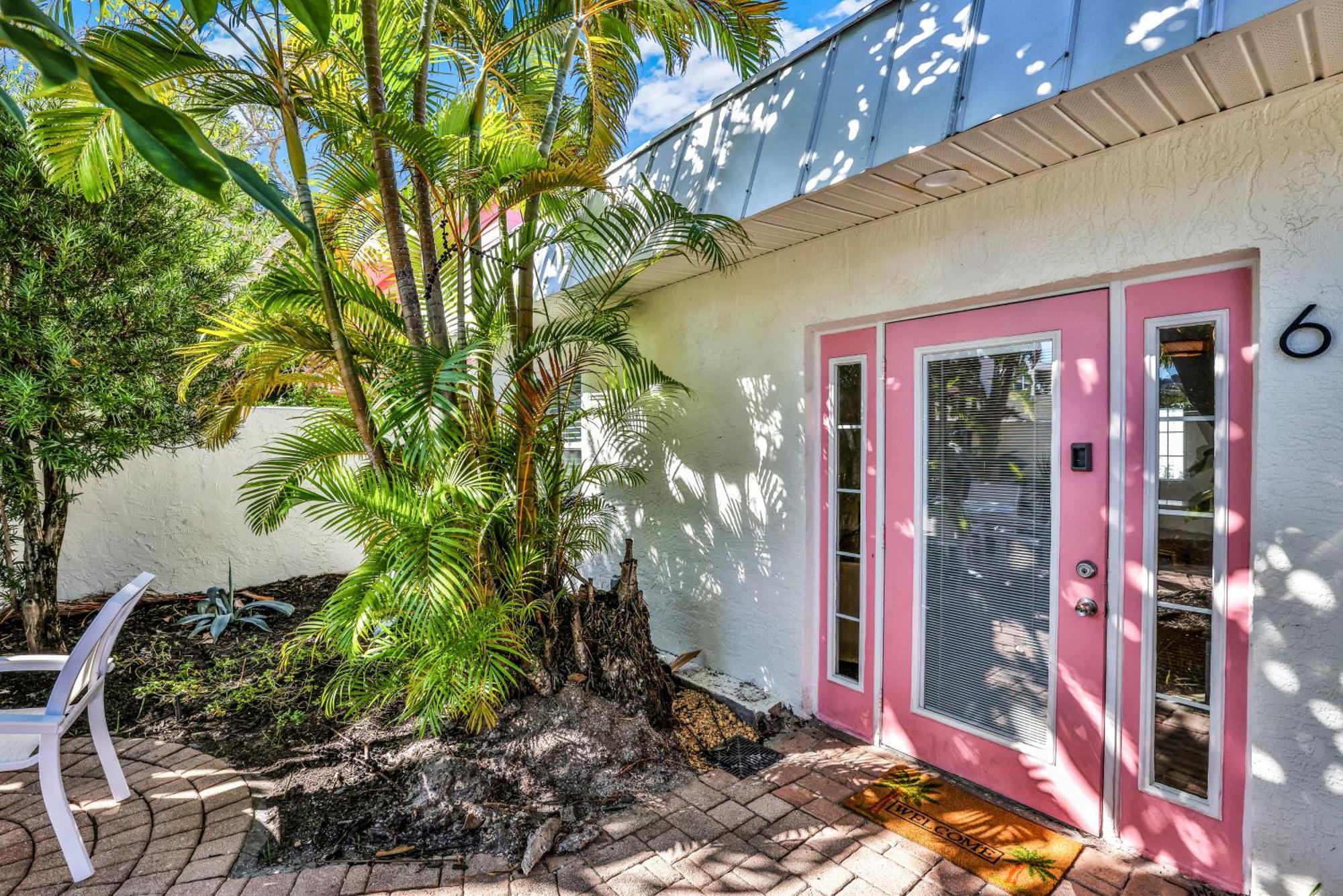 Sunrise Garden Resort Anna Maria Room photo